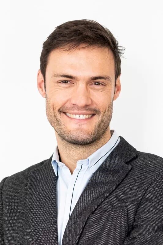 Dr. MARTIN-PHIPPS